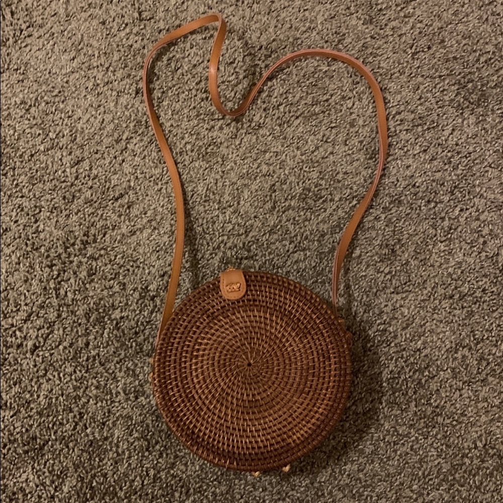 Circular straw crossbody